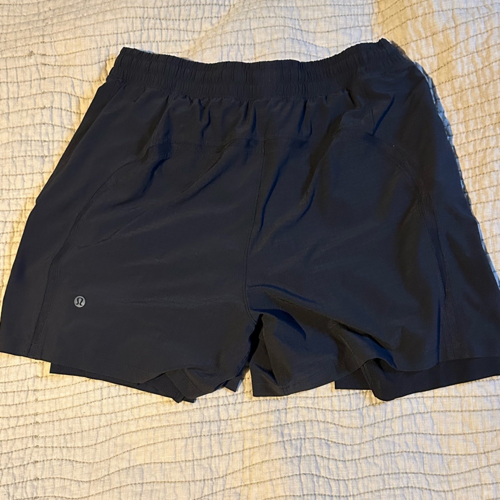 Men’s lululemon lined pace breaker short 5”